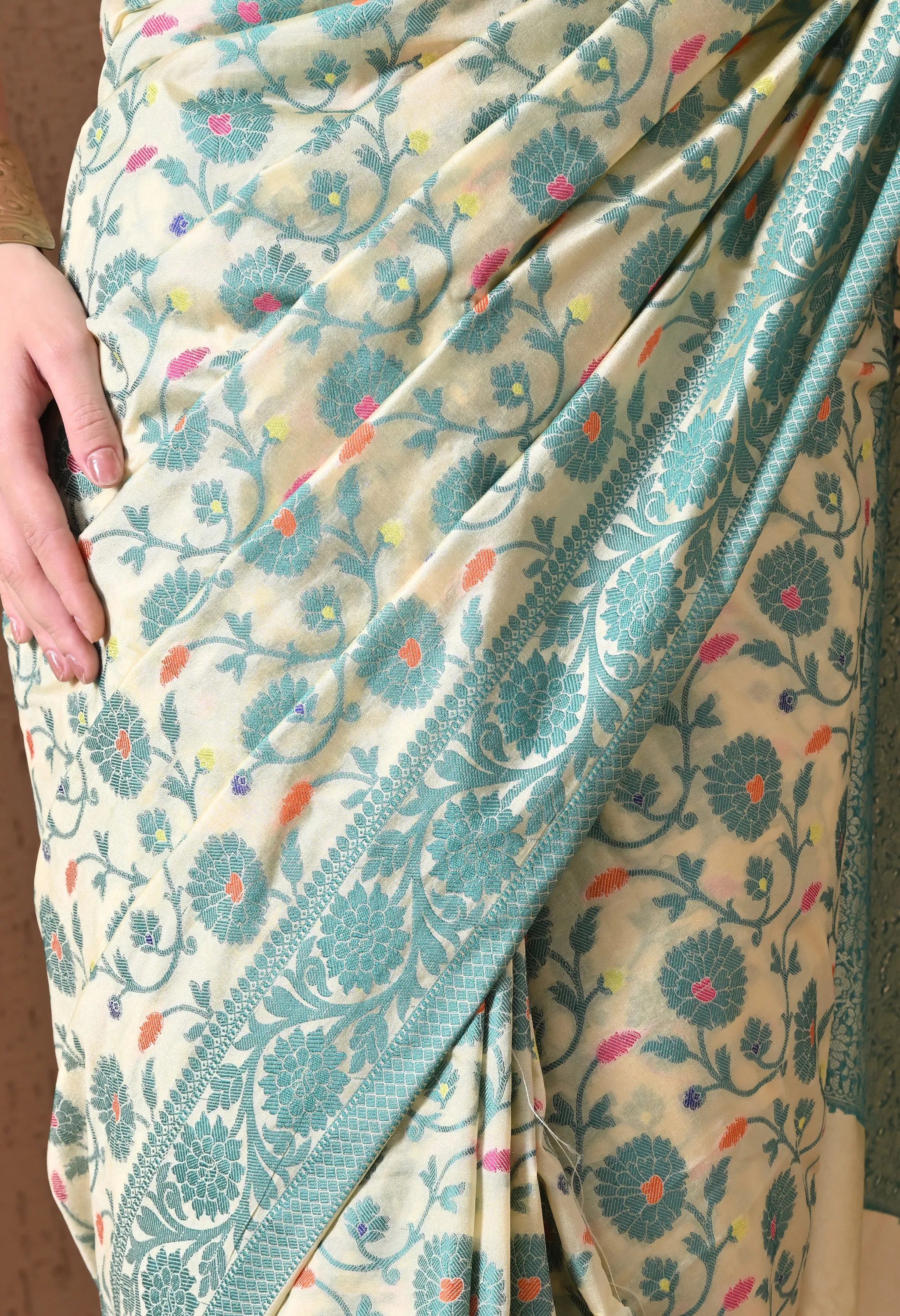 Lightweight silk saree for party wear