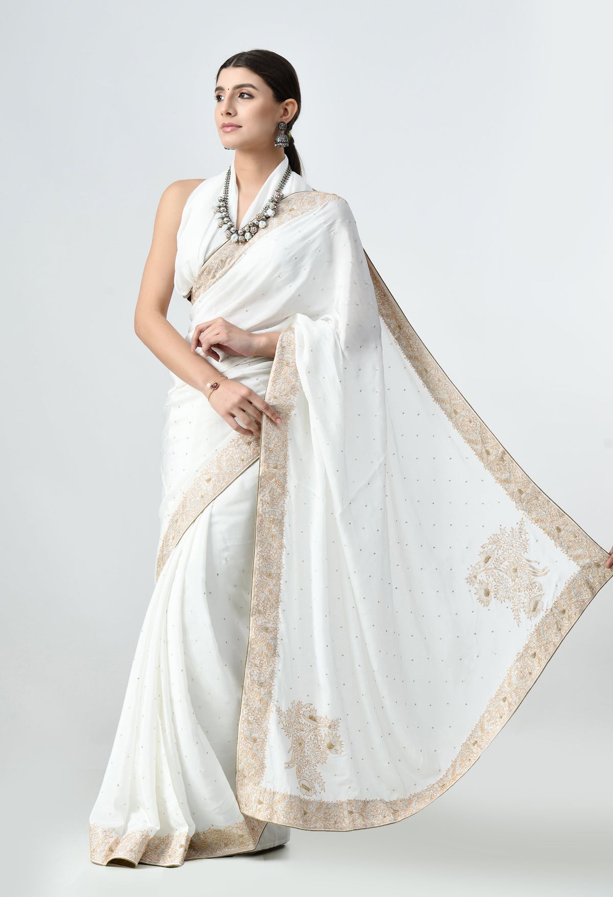 party wear white sarees for raksha bandhan