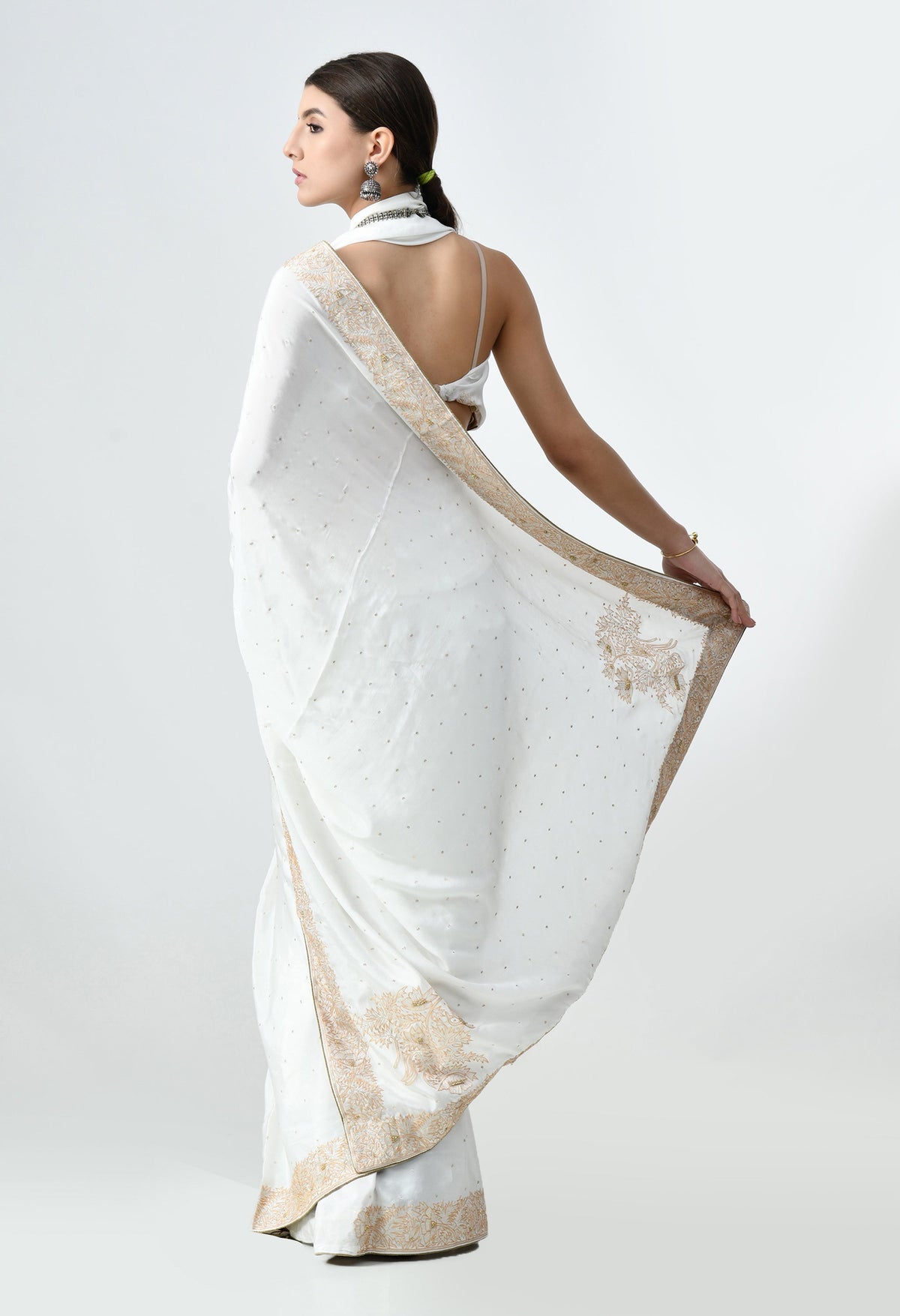 party wear white sarees for raksha bandhan