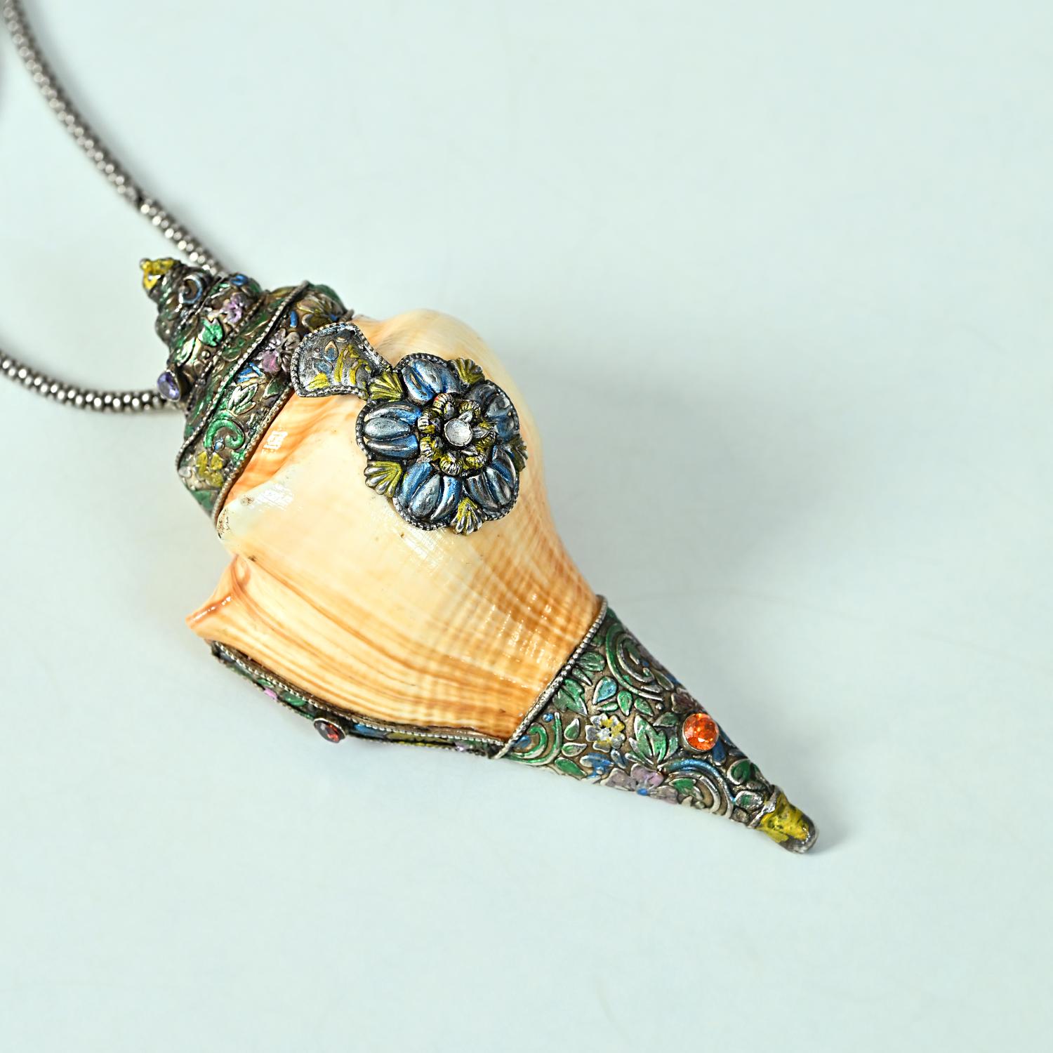 silver pendant for festive wear