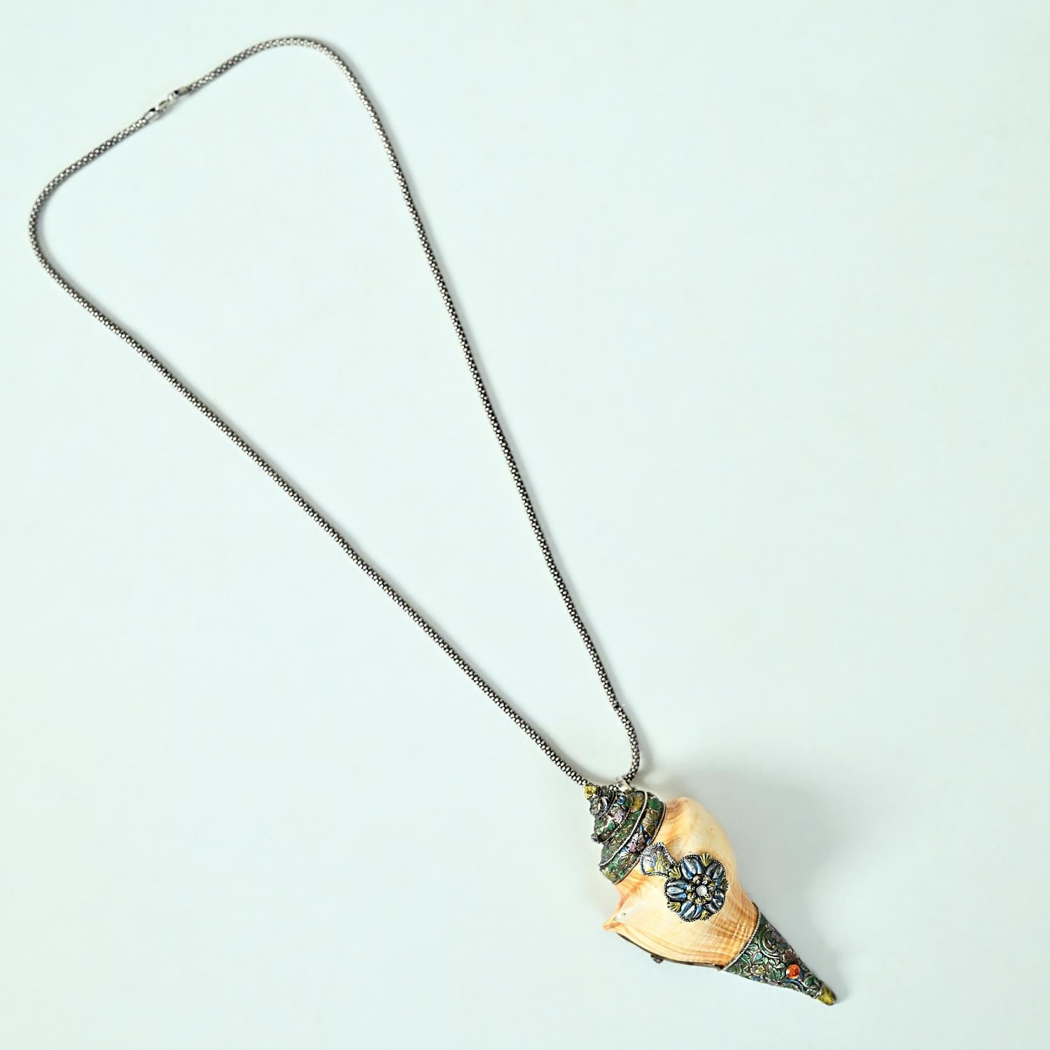 silver pendant for festive wear