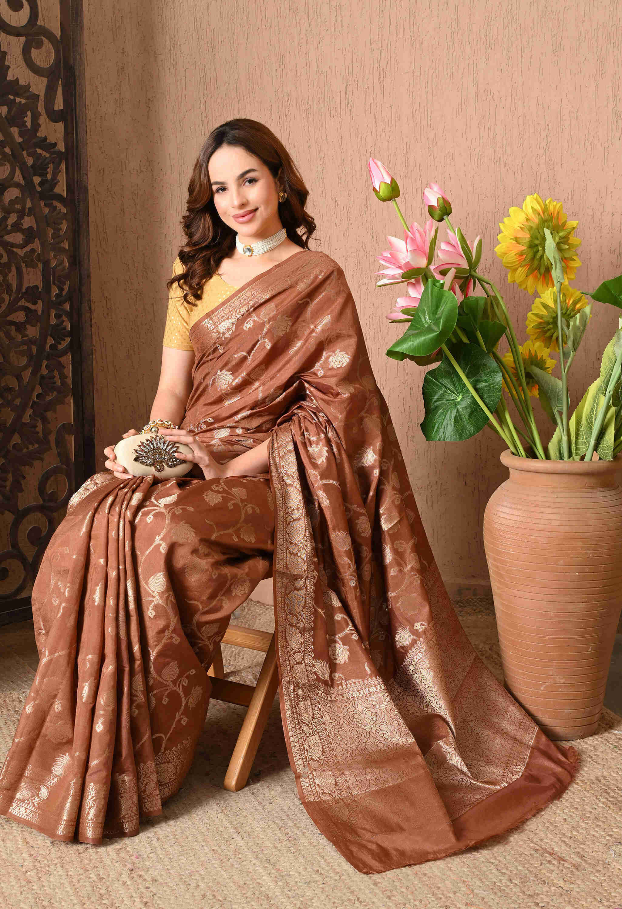 Buy Latest Designs & Trends Saree Online 